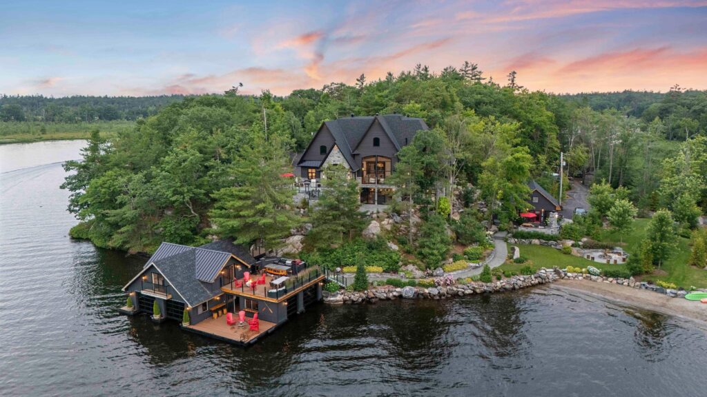 buy a cottage in Gravenhurst, Ontario