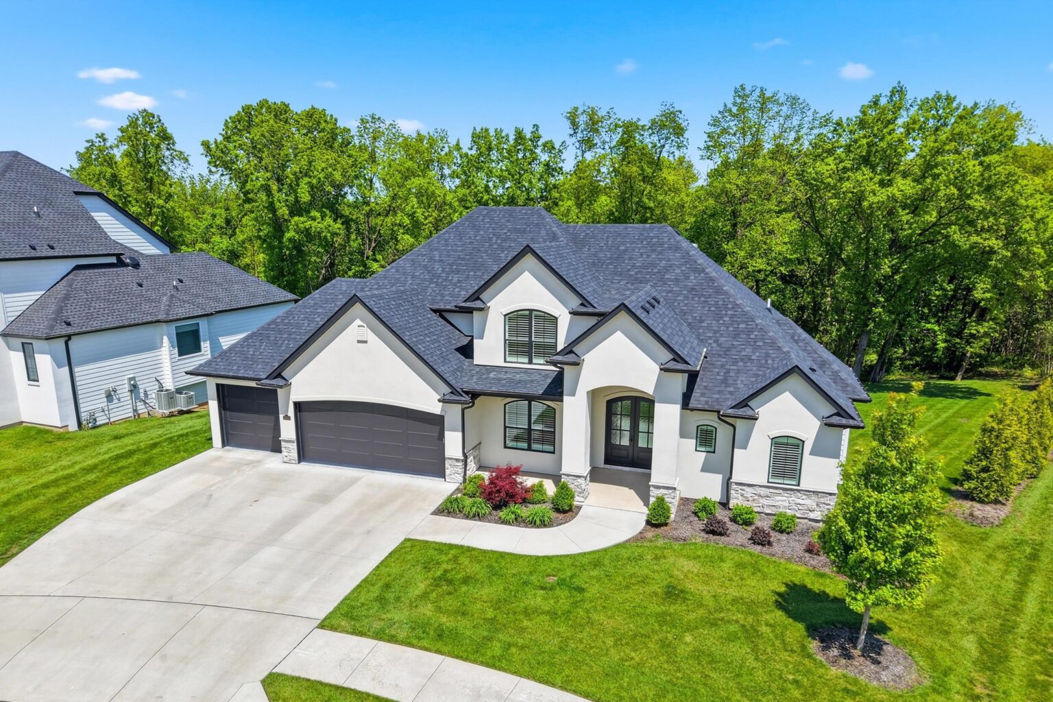 cleaning shingle roofs