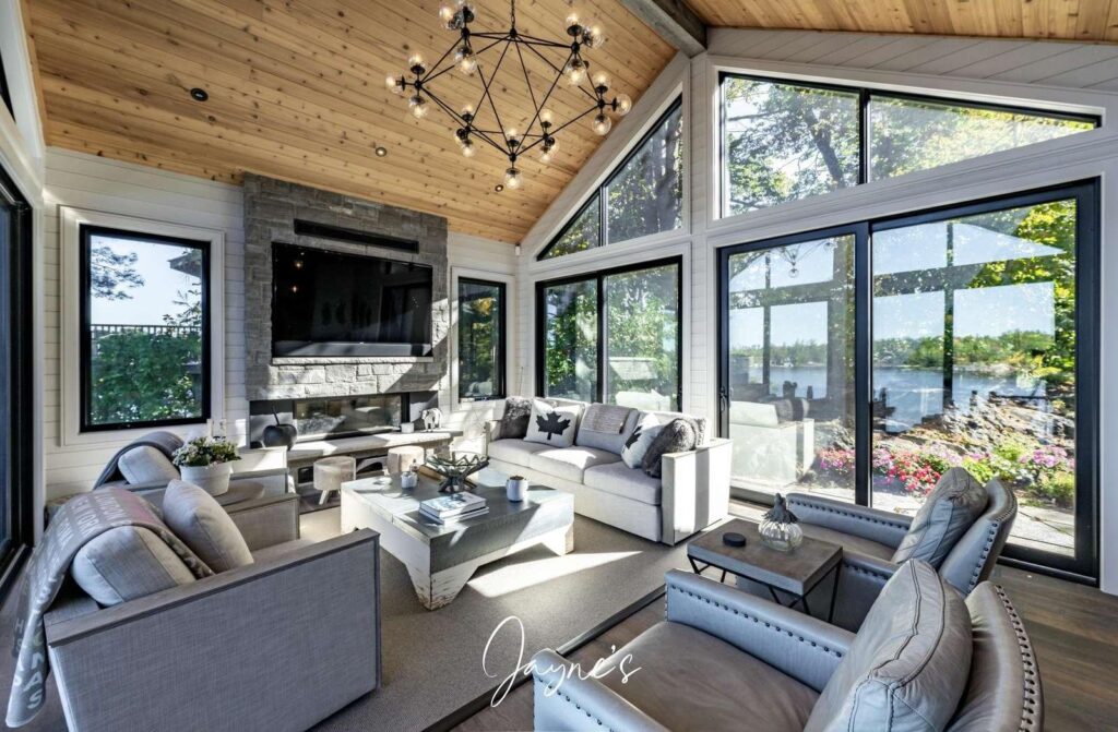 buy a cottage in Gravenhurst, Ontario